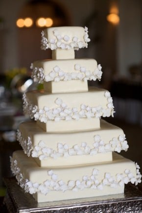 Tiered square wedding cake
