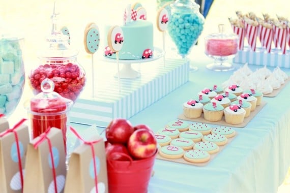 tablesidesm Red and blue children's birthday party
