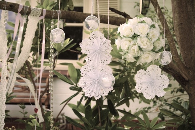party doilies garland 